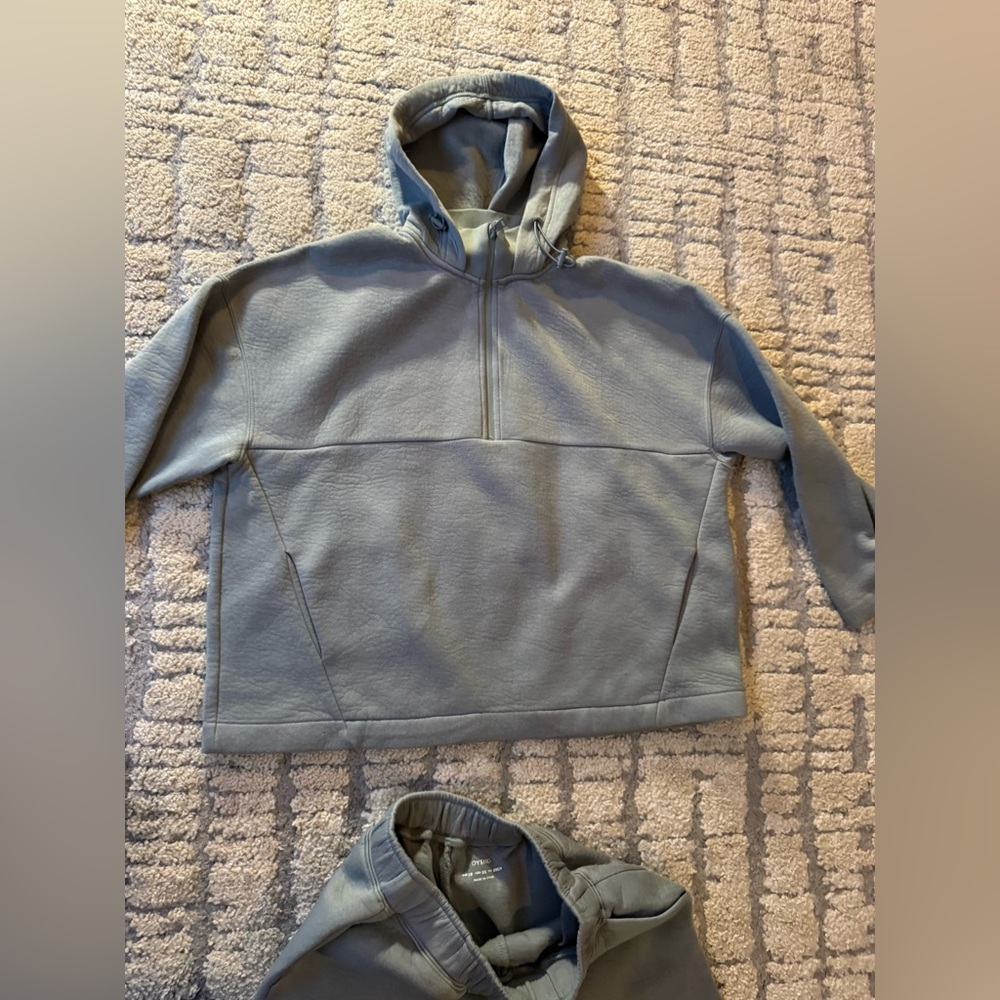 Oysho Green Hoodie and Jogger Sweatpants Set - Picture 5 of 9